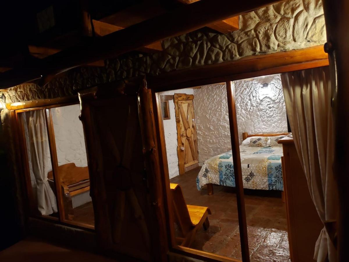 Atallaro Hospedaje Отавало Екстериор снимка